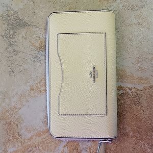 Creme Coach Wallet